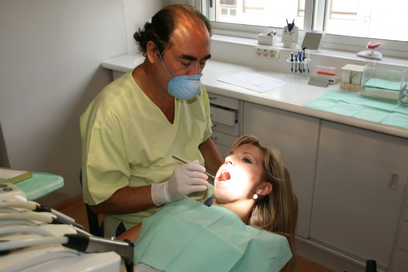 Dentistas aragoneses  realizar�n revisiones gratuitas de las enc�as