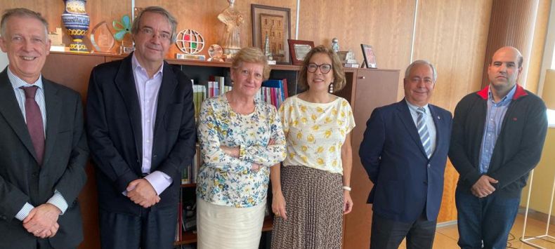 El Consejo de Colegios de M�dicos de Arag�n exige a la consejera Pilar Ventura soluciones urgentes a los principales problema del sector sanitario
