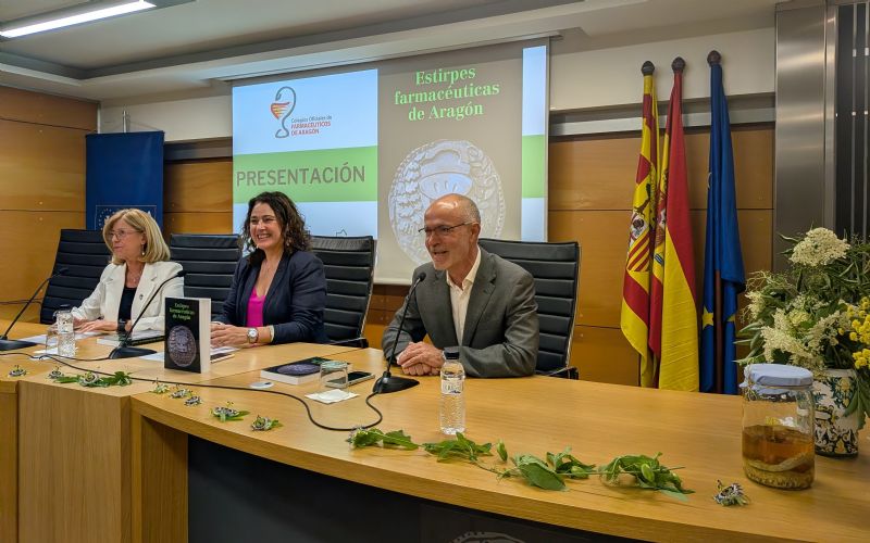 La historia de la farmacia aragonesa contada por 40 sagas familiares