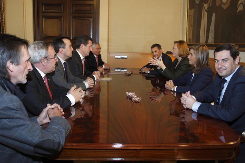M�dicos y enfermeros acuerdan con el Ministerio de Sanidad mantener el modelo del SNS