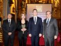 El presidente del Colegio Oficial de Farmac�uticos de Zaragoza, Ram�n Jord�n, recibe la medalla de oro de la Academia de Farmacia Reino de Arag�n