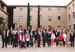 Ampliar foto: N�mero de verano de la revista de la  Asociaci�n de Colegios Profesionales de Arag�n