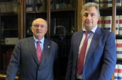 Ampliar foto: El Foro Social Independiente y Uni�n Profesional promueven los valores democr�ticos en la sociedad actual