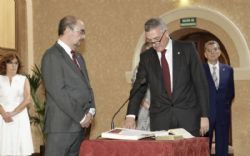 Ampliar foto: Primer n�mero del a�o de la revista de los Colegios Profesionales de Arag�n