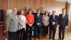 Ampliar foto: Reuni�n de los miembros de la Uni�n de Colegios Sanitarios de Zaragoza (Ucosaz)  en la Consejer�a de Sanidad del Gobierno de Arag�n
