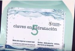 Ampliar foto:  Los farmac�uticos recuerdan la importancia de una correcta hidrataci�n ante las elevadas temperaturas