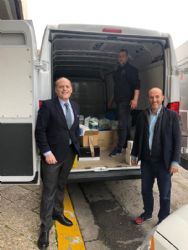 Ampliar foto:  El Colegio de Odont�logos y Estomat�logos  de Arag�n entrega al Salud m�s de 20.000 mascarillas
