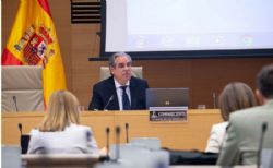 Ampliar foto: Comisi�n para la Reconstrucci�n Econ�mica y Social del Congreso: Propuestas de los Farmac�uticos para fortalecer el Sistema Sanitario y Salud P�blica