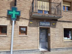 Ampliar foto: Farmac�uticos aragoneses presentan en las Cortes un plan para salvar a la farmacia rural