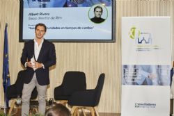 Ampliar foto: M�s de 130 personas debaten sobre el futuro de la mediaci�n en Zaragoza
